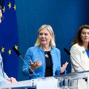 Dmytro Kuleba, Magdalena Andersson och Ann Linde under pressträffen.