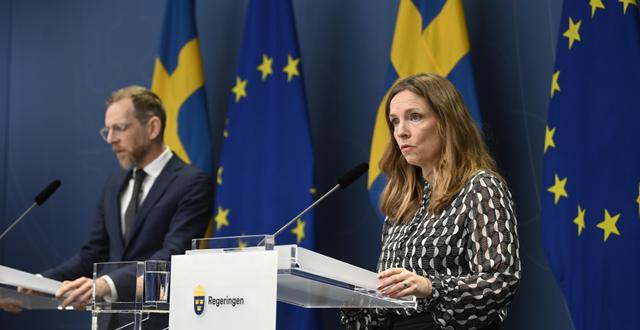 Socialminister Jakob Forssmed (KD) och Sara Byfors. Fredrik Sandberg/TT
