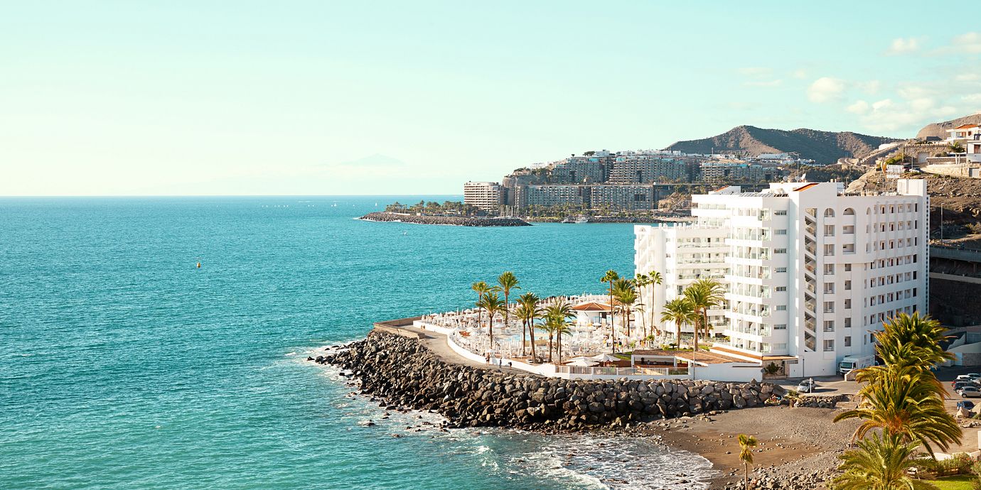 Sunwing Arguineguín Seafront på Gran Canaria är en modern familjeanläggning med snygg och smart design. 