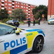 Poliser på plats i Flemingsberg.