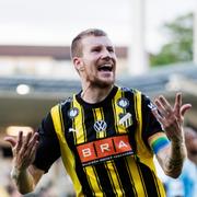 Häckens Simon Gustafson jublar efter 2-2 under fotbollsmatchen i allsvenskan mellan Häcken och Malmö FF.