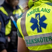 Arkivbild av ambulanspersonal.