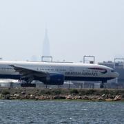 Ett British Airways-plan landar i New York.