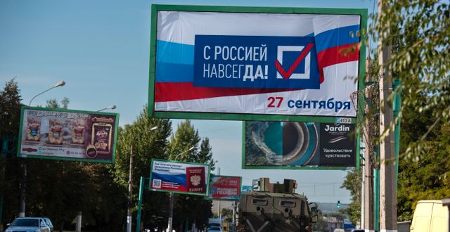 I månader har gator och torg prytts av stora reklamtavlor som meddelar att Cherson numera tillhör Ryssland ”för evigt”. AP