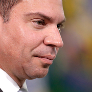 Alexandre Ramagem till vänster, en agent från ICE till höger.