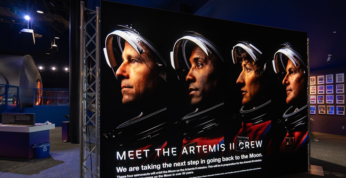 Artemis 2-besättningen på Space Center Houston.