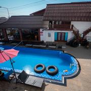 Nana Backpackers hostel i Vang Vieng. 