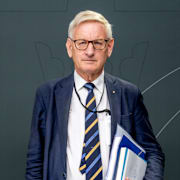 Carl Bildt/Amerikanska soldater.