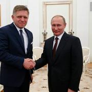 Bild på Robert Fico och Vladimir Putin från 2016. 