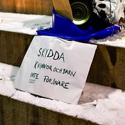 Mordet på My i Rönninge ledde till en debatt om förtalslagstiftningen. Hennes misstänkta mördare Vilma Andersson fick skyddade uppgifter efter att ha släppts ur fängelse för ett kidnappningsförsök på en ung flicka. En av dem som varnade för Vilma Andersson dömdes för förtal. Bilden är från en manifestation i Göteborg kort efter mordet.