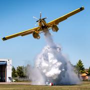 Brandbekämpningsflygplan. 