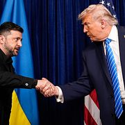 Ukrainas president Volodymyr Zelenskyj och USA:s president Donald Trump.