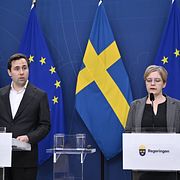 Benjamin Dousa (M), bistånds- och utrikeshandelsminister och Sidas vikarierande generaldirektör Hanna Hellquist.
