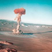 Kärnvapentest i Nevadaöknen 1955.