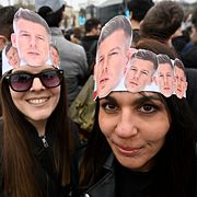 Anhängare till oppositionsledaren Peter Magyar samlades på fredagen på en anti-regeringskonsert i Budapest.
