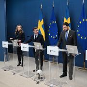 Statsminister Ulf Kristersson (M), näringsminister Ebba Busch (KD) och arbetsmarknads- och integrationsminister Johan Pehrson (L) samt Sverigedemokraternas partiledare Jimmie Åkesson (SD). 