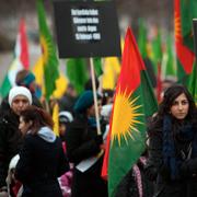 Manifestation i Humlegården till stöd för PKK-ledaren Abdullah Öcalan 2009 – olaglig enligt den nya terrorlagen. 
