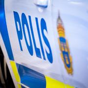 Polis, räddningstjänst och ambulans på plats vid en brand på Rådmansgatan i centrala Malmö i augusti 2024.  
