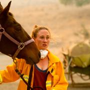 Veterinären Emily Putt arbetar med att rädda hästar från bränder.