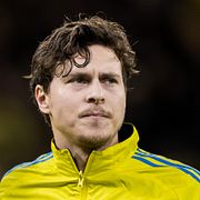 Lagkaptenen Viktor Nilsson Lindelöf deltar inte under premiärträningen på söndagen.