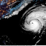 Bilden från National Hurricane Center visar en satellitvy när Fiona rör sig uppför Nordamerikas Atlantkust. 