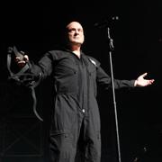 David Draiman på scen med Disturbed i Philadelphia i USA i våras.