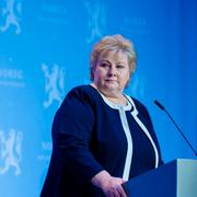 Arkivbild. Norges avgående finansminister Jan Tore Sanner och statsminister Erna Solberg. 