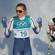 Sveriges Stina Nilsson och Charlotte Kalla efter målgången 30 km klassiskt 