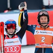 Norska Mina Fürst Holtmann och Anna Swenn Larsson flankerar segraren Mikaela Shiffrin. 