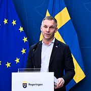 Arkivbild: Erik Slottner (KD) under en pressträff. 