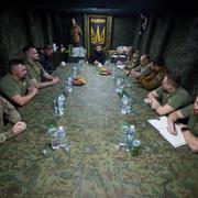 Zelenskyj möter soldater nära Pokrovsk.