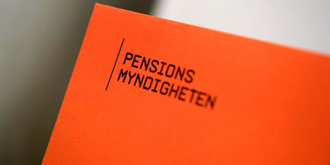 Det orange kuvertet från Pensionsmyndigheten.
