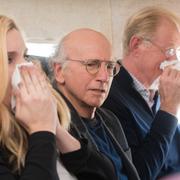 Larry David (i mitten) i en scen från ”Curb Your Enthusiasm”.