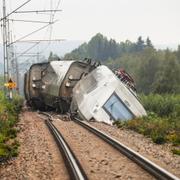 Ett SJ-tåg med 120 passagerare spårade på måndagen ur mellan Iggesund och Hudiksvall. 