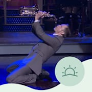 Alexander Skarsgård när han programledde Saturday Night Live i natt.