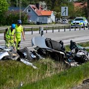 Perosnbilen studsade ner i diket. 