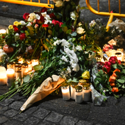 Bilder från olycksplatsen vid Tekniska högskolans hållplats i Stockholm.