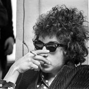 Bob Dylan under en presskonferens i Solna under ett besök i Sverige 1966. 