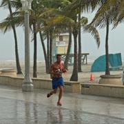 Joggare som (ännu) inte evakuerat sig från Florida.