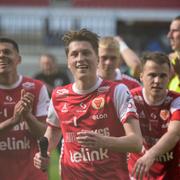  Kalmars Kevin Jensen jublar efter fotbollsmatchen i Allsvenskan mellan Kalmar och Halmstad.