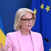 Finansminister Elisabeth Svantesson (M) under pressträffen.