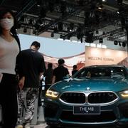 BMW M8 på bilmässa i Peking i september 2020.