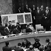 Demonstration i Nuuk/Krismöte i FN:s säkerhetsråd under Kubakrisen 1962.