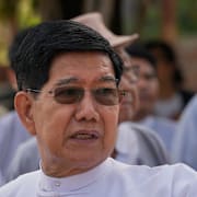 Thaung Aye, vars parti stöttas av militärjuntan, talar i Myanmar tidigare i december. 