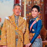 Maha Vajiralongkorn och Sineenat Wongvajirapakdi.