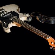 Bild på gitarren. 