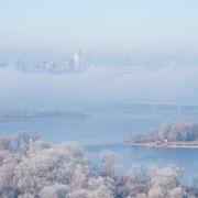 Morgondimma över Dnipro.