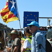 De franska partikamraterna Gabriel Attal och Valerie Hayer, bondeprotesterna vid spanskfranska gränsen och Greklands premiärminister Kyriakos Mitsotakis.