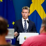 Försvarsminister Pål Jonson (M) håller pressträff om ett nytt stödpaket till Ukraina. Stefan Jerrevång/TT