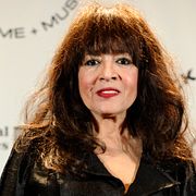 Ronnie Spector. 